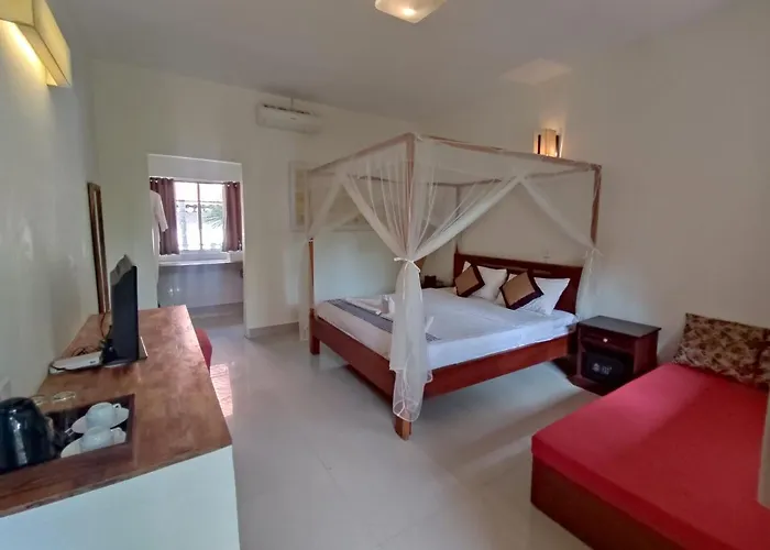 Hotel River And 4*