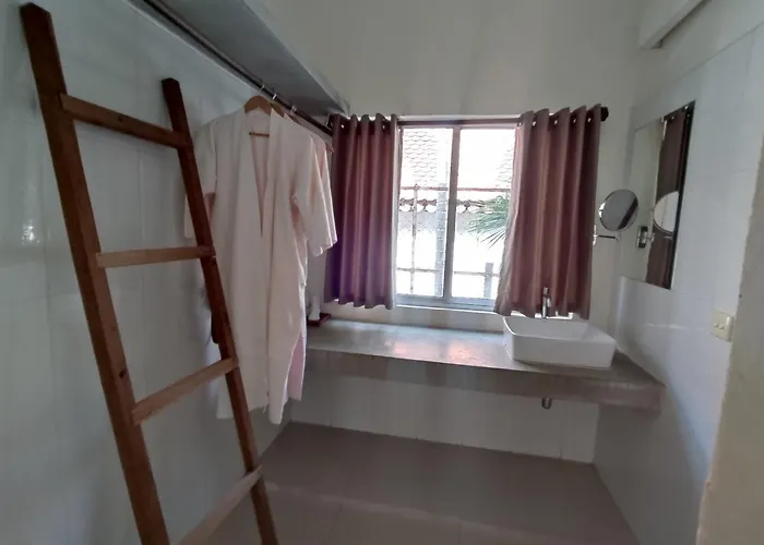 Hotel River And