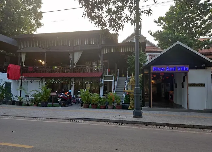 River And Hotel 4*